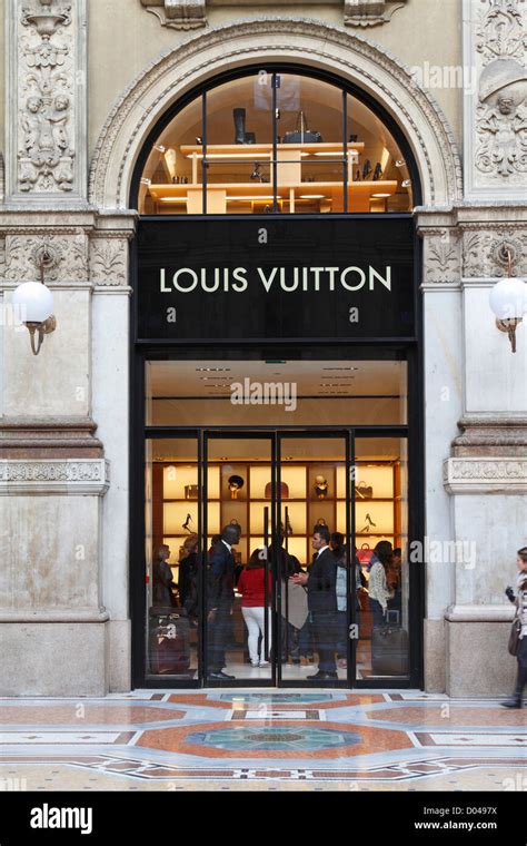 louis vuitton italy online store|louis vuitton milan italy.